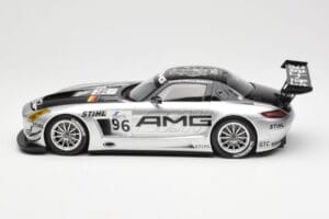 Mercedes SLS AMG GT3 #96 M. Hakkinen AMG Customer Sports 6 Hours of Zhuhai ILMC 2011 Minichamps 1:18 B66960197 Métal Moulé — image 3 sur 6
