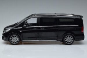 Mercedes V-Class W447 V260L Noir OEM 1:18 QALCN89911150 Métal Moulé — image 4 sur 8