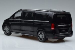 Mercedes V-Class W447 V260L Noir OEM 1:18 QALCN89911150 Métal Moulé — image 6 sur 8