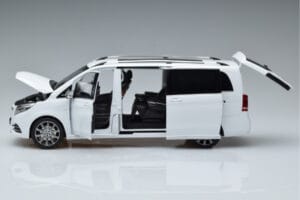 Mercedes V-Class W447 V260L Blanc OEM 1:18 QALCN89911149 Métal Moulé — image 5 sur 8