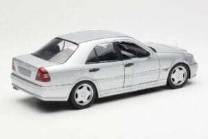 Mercedes C36 AMG W202 Argent UT Models 1:18 180035000 Métal Moulé — image 2 sur 6