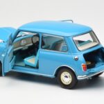 Morris Mini Minor Bleu Kyosho 1:18 08964BL - image 5 of 8