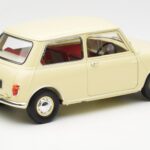 Morris Mini Minor Blanc Kyosho 1:18 08964W - image 3 of 8