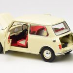 Morris Mini Minor Blanc Kyosho 1:18 08964W - image 5 of 8