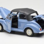Morris Minor Cabriolet Bleu Minichamps 1:18 - image 5 of 8