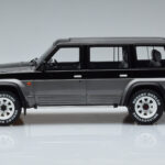 Nissan Patrol GR Y60 Gris Otto 1:18 - image 3 of 6