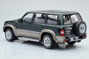 Nissan Patrol GR Y61 Vert Otto 1:18 OT433 Résine — image 4 sur 5