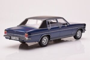 Opel Diplomat B Bleu Foncé Métallisé MCG 1:18 MCG18336 Métal Moulé — image 2 sur 6