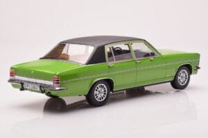 Opel Diplomat B Vert Métallisé MCG 1:18 MCG18337 Métal Moulé — image 2 sur 6