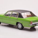 Opel Diplomat B Vert Métallisé MCG 1:18 - image 5 of 6