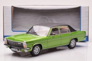 Opel Diplomat B Vert Métallisé MCG 1:18 MCG18337 Métal Moulé — image 6 sur 6