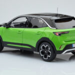 Opel Mokka-e GS Line Matcha Vert Otto 1:18 - image 4 of 5