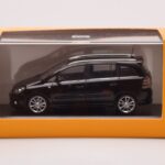 Opel Zafira B OPC Noir Minichamps 1:43 - image 4 of 4