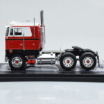 Peterbilt 352 Pacemaker Rouge Blanc IXO 1:43 - image 2 of 4