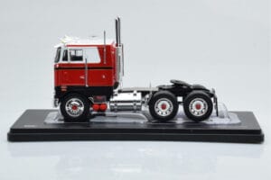Peterbilt 352 Pacemaker Rouge Blanc IXO 1:43 TR097 Métal Moulé — image 2 sur 4