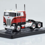 Peterbilt 352 Pacemaker Rouge Blanc IXO 1:43