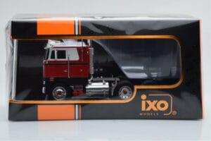 Peterbilt 352 Pacemaker Rouge Blanc IXO 1:43 TR097 Métal Moulé — image 4 sur 4