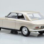 Peugeot 204 Coupé Beige Otto 1:18 - image 5 of 6