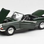 Peugeot 404 Cabriolet Antique Green Édition Limitée Norev 1:18 184829 - image 2 of 8