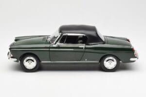 Peugeot 404 Cabriolet Antique Green Édition Limitée Norev 1:18 184829 Métal Moulé — image 4 sur 8