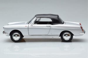 Peugeot 404 Cabriolet Argent Norev 1:18 184835 Métal Moulé — image 4 sur 8