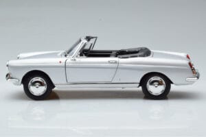 Peugeot 404 Cabriolet Argent Norev 1:18 184835 Métal Moulé — image 5 sur 8