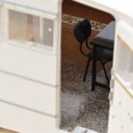 Peugeot 404 Avec Caravane Henon Norev 1:18 184837 Métal Moulé - image 6 of 7