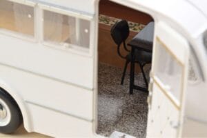 Peugeot 404 Avec Caravane Henon Norev 1:18 184837 Métal Moulé — image 6 sur 7