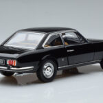 Peugeot 504 Coupé Noir Norev 1:18 - image 3 of 7