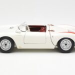 Porsche 550 Spyder Édition 70 Ans Blanc Schuco 1:18 450033300 - image 4 of 8