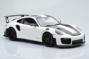 Porsche 911 GT2 RS 991.2 Weissach Package Blanc Jantes Magnésium Noires Minichamps 1:18 153068309 Métal Moulé — image 4 sur 6