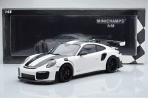 Porsche 911 GT2 RS 991.2 Weissach Package Blanc Jantes Magnésium Noires Minichamps 1:18 153068309 Métal Moulé — image 6 sur 6