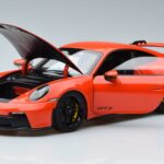 Porsche 911 992 GT3 Orange Norev 1:18 187300 Métal Moulé - image 2 of 7
