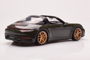 Porsche 911 992 Targa 4S Vert Olive GT Spirit 1:18 GT438 Résine — image 2 sur 6