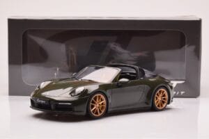Porsche 911 992 Targa 4S Vert Olive GT Spirit 1:18 GT438 Résine — image 6 sur 6