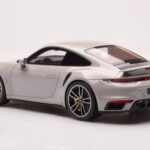 Porsche 911 992 Turbo S Crayon Gris GT Spirit 1:18 - image 5 of 6