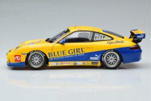 Porsche 911 996 GT3 Cup #88 Macau Winner 2005 AUTOart 1:18 80574 Métal Moulé — image 4 sur 7