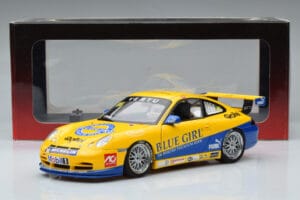 Porsche 911 996 GT3 Cup #88 Macau Winner 2005 AUTOart 1:18 80574 Métal Moulé — image 7 sur 7