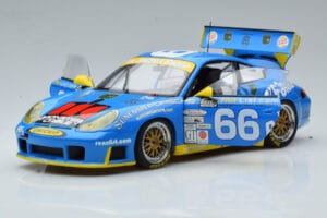 Porsche 911 996 GT3 R #6 24 Hours of Daytona GT Class Winner 2002 AUTOart 1:18 80273 Métal Moulé — image 2 sur 7