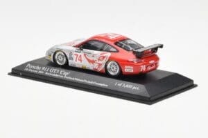 Porsche 911 996 GT3 RSR Flying Lizard #74 M. Rockenfeller / D. Cunningham / S. Neiman / J. Pechnik / J. Van Overbeek Rolex 24 — image 3 sur 4