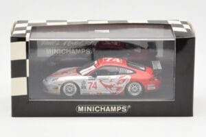 Porsche 911 996 GT3 RSR Flying Lizard #74 M. Rockenfeller / D. Cunningham / S. Neiman / J. Pechnik / J. Van Overbeek Rolex 24 — image 4 sur 4