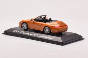 Porsche 911 997 Carrera 4 Cabriolet Orange Métallique Minichamps 1:43 WAP02001618 Métal Moulé — image 3 sur 4