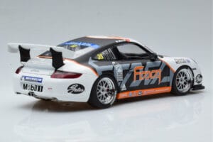 Porsche 911 997 GT3 Cup #33 M. Marsh Carrera Cup Asia 2006 AUTOart 1:18 80782 Métal Moulé — image 3 sur 7