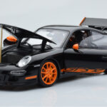 Porsche 911 997 GT3 RS Noir AUTOart 1:18 - image 2 of 8