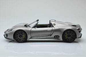 Porsche 918 Spyder Prototype Gris Métallique Minichamps 1:18 110060030 Métal Moulé — image 4 sur 7