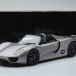 Porsche 918 Spyder Prototype Gris Métallique Minichamps 1:18 - image 7 of 7