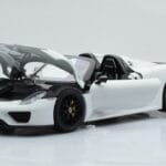 Porsche 918 Spyder Weissach Package Blanc Avec Roues Noires Minichamps 1:18 - image 2 of 9