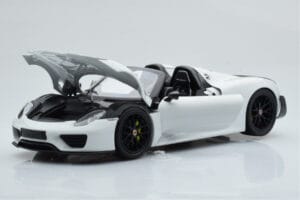 Porsche 918 Spyder Weissach Package Blanc Avec Roues Noires Minichamps 1:18 113062443 Métal Moulé — image 2 sur 9