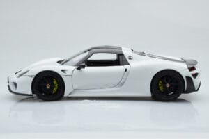 Porsche 918 Spyder Weissach Package Blanc Avec Roues Noires Minichamps 1:18 113062443 Métal Moulé — image 5 sur 9