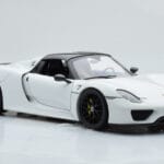 Porsche 918 Spyder Weissach Package Blanc Avec Roues Noires Minichamps 1:18 - image 7 of 9